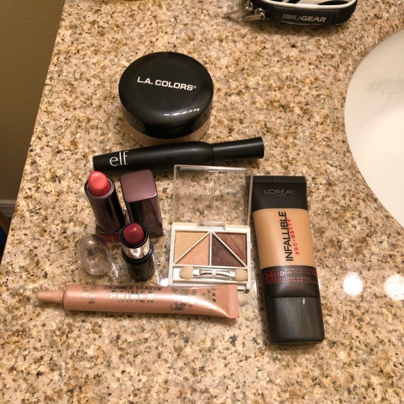 Makeup/accessories bundle - Picture 3 of 5